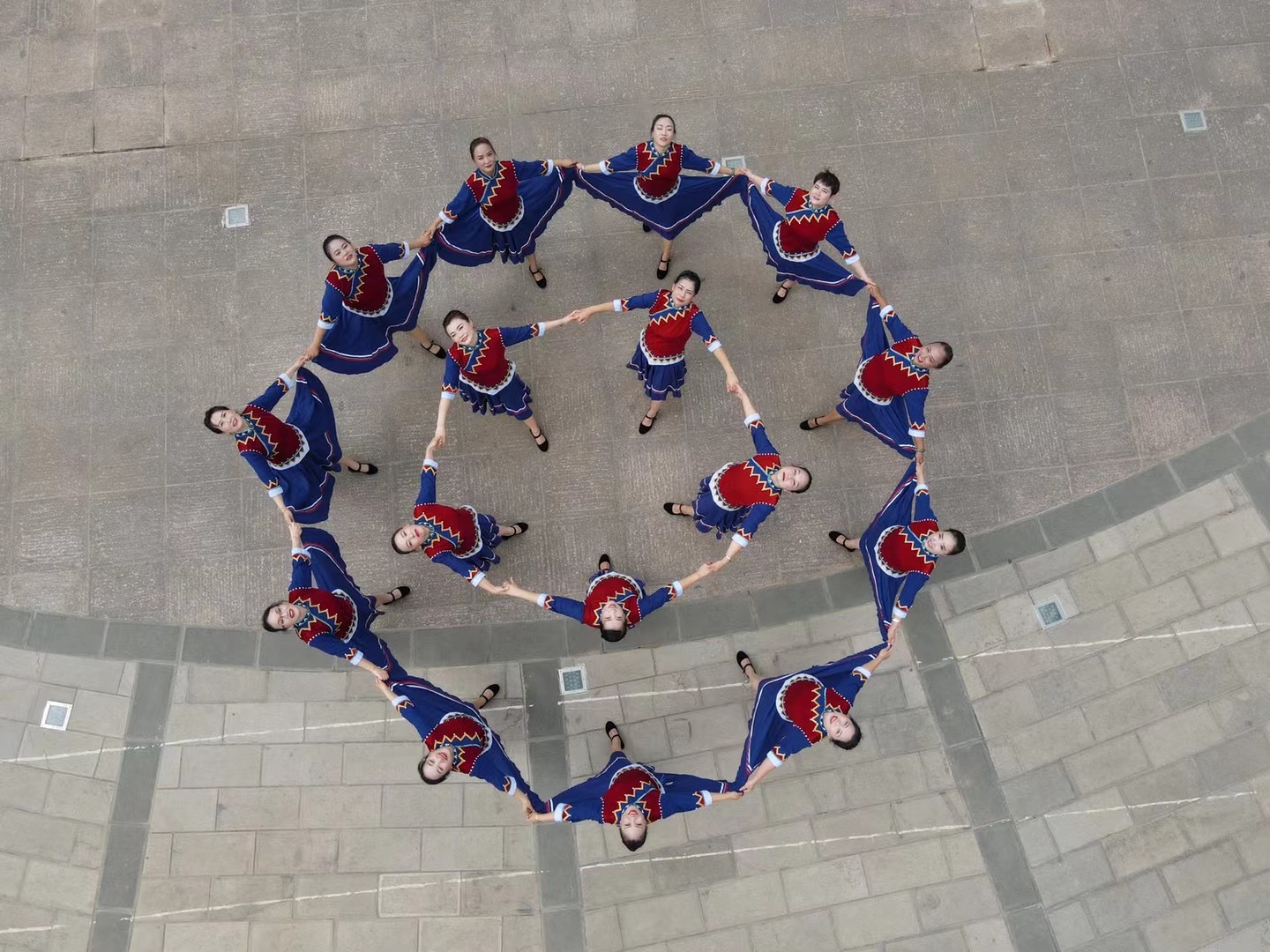 怒江石月亮景區(qū) 怒江石月亮景區(qū)